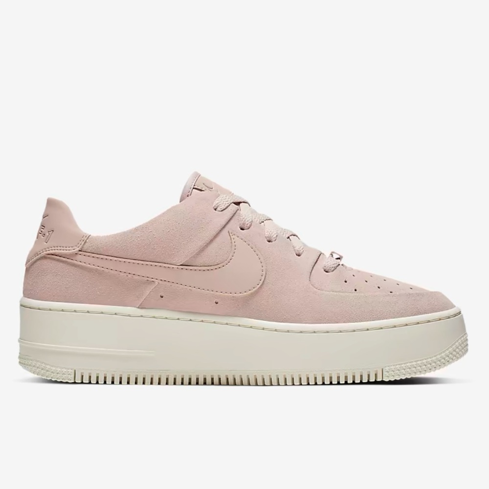 Nike WMNS Air Force 1 Sage Low
Platform Sneakers
Particle Beige/Phant
AR5339-201 - Picture 10 of 16